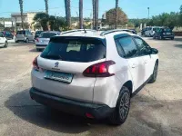 Usata Peugeot 2008 Active 75 CV (55 kW) 2017 Bianco SUV