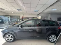 Usata Renault Grand Scénic II Dynamique 106 CV (77 kW) 2009 Grigio Monovolume