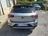 Usata VW T-Roc Life 150 CV (110 kW) 2024 Grigio tetto nero SUV