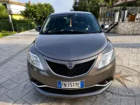 Usata Lancia Ypsilon Silver 69 CV (50 kW) 2018 Grigio Utilitaria