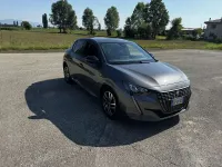 Usata Peugeot 208 Allure 101 CV (74 kW) 2023 Utilitaria