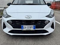 Usata Hyundai i10 65 CV (47 kW) 2022 Bianco Utilitaria