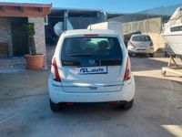 Usata Lancia Musa Gold 77 CV (56 kW) 2012 Bianco Monovolume