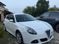 Usata Alfa Romeo Giulietta Distinctive 170 CV (125 kW) 2011 Bianco Utilitaria