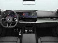 Nuova BMW 540 M Sport 286 CV (210 kW) 2026 Blu / metallizzato Station wagon