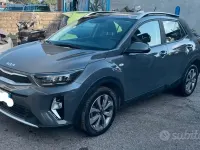 Usata Kia Stonic 84 CV (61 kW) 2023 Grigio SUV