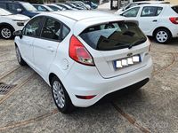 Usata Ford Fiesta 75 CV (55 kW) 2014 Bianco Utilitaria