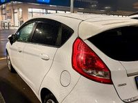 Usata Ford Fiesta Titanium 71 CV (52 kW) 2011 Bianco Berlina