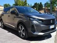 Usata Peugeot 5008 Allure 131 CV (96 kW) 2022 Grigio SUV