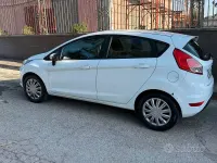 Usata Ford Fiesta 75 CV (55 kW) 2013 Bianco Berlina