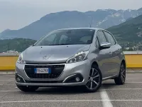 Usata Peugeot 208 Allure 75 CV (55 kW) 2017 Argento Utilitaria