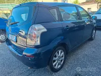 Usata Toyota Corolla Verso 129 CV (94 kW) 2005 Blu/azzurro Monovolume