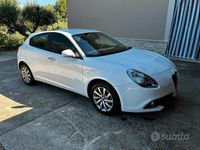 Usata Alfa Romeo Giulietta Business 120 CV (88 kW) 2017 Bianco Utilitaria