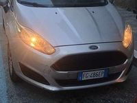 Usado Ford Fiesta ST-Line 75 HP (55 kW) 2017 Cinzento Sedan