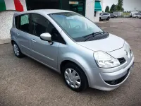 Usata Renault Grand Modus Dynamique 101 CV (74 kW) 2010 Argento Monovolume
