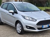 Usata Ford Fiesta 95 CV (69 kW) 2015 Grigio Berlina