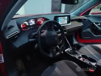 Usata Peugeot 2008 Active 110 CV (80 kW) 2021 Rosso SUV