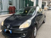 Usata Renault Clio II Privilege 75 CV (55 kW) 2007 Berlina