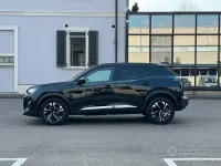 Usata Peugeot 2008 Allure 100 CV (73 kW) 2023 Nero SUV