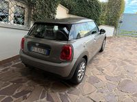 Usata Mini ONE 102 CV (75 kW) 2019 Grigio Utilitaria