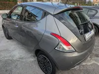 Usata Lancia Ypsilon Gold 69 CV (50 kW) 2018 Grigio Utilitaria