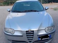 Usata Alfa Romeo 147 116 CV (85 kW) 2002 Grigio Utilitaria