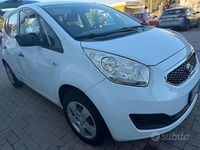 Begagnad Kia Venga 90 HK (66 kW) 2012 Vit Halvkombi