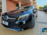 Usata Mercedes A180 109 CV (80 kW) 2017 Nero profondo Utilitaria