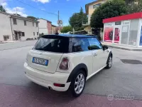 Usata Mini Cooper D 90 CV (66 kW) 2010 Beige Utilitaria
