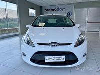 Usata Ford Fiesta 70 CV (51 kW) 2012 Bianco Utilitaria
