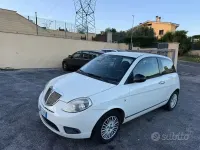 Usado Lancia Ypsilon Silver 69 HP (50 kW) 2012 Branco Citadino