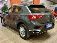 Usata VW T-Roc Business 116 CV (85 kW) 2021 Grigio SUV
