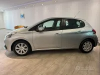 Usata Peugeot 208 Allure 75 CV (55 kW) 2016 Grigio Utilitaria