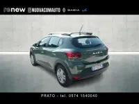 Usata Dacia Sandero Expression 100 CV (73 kW) 2023 Verde scuro Utilitaria