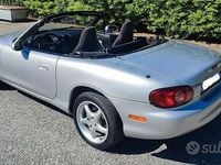 Usata Mazda MX5 110 CV (80 kW) 2002 Grigio Cabrio