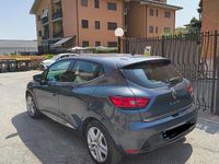 Usado Renault Clio IV 73 CV (53 kW) 2018 Gris Utilitario