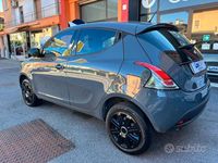 Usata Lancia Ypsilon Gold 85 CV (62 kW) 2015 Blu Utilitaria