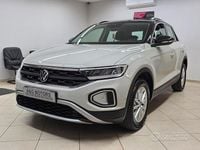 Usata VW T-Roc Life 110 CV (80 kW) 2023 Beige SUV