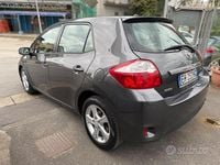 Usata Toyota Auris Active 90 CV (66 kW) 2011 Grigio Utilitaria