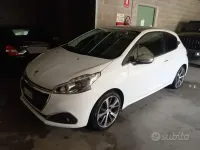 Usata Peugeot 208 100 CV (73 kW) 2016 Bianco Utilitaria