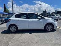 Usata Peugeot 208 Active 82 CV (60 kW) 2019 Bianco Utilitaria