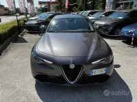 Usata Alfa Romeo Giulia 180 CV (132 kW) 2017 Grigio Berlina