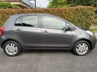 Usata Toyota Yaris 69 CV (50 kW) 2008 Grigio Utilitaria