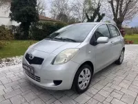 Usata Toyota Yaris Sol 69 CV (50 kW) 2007 Grigio Utilitaria
