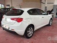 Usata Alfa Romeo Giulietta Exclusive 105 CV (77 kW) 2014 Bianco Utilitaria