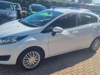 Usata Ford Fiesta Titanium 75 CV (55 kW) 2015 Bianco Utilitaria