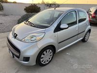 Usata Peugeot 107 68 CV (50 kW) 2010 Grigio Utilitaria