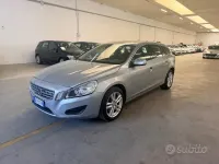 Usata Volvo V60 Momentum 115 CV (84 kW) 2012 Grigio Station wagon