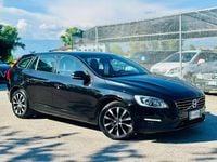 Usata Volvo V60 Dynamic 150 CV (110 kW) 2017 Nero Station wagon
