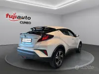 Usata Toyota C-HR Trend 122 CV (89 kW) 2022 Pearl white SUV